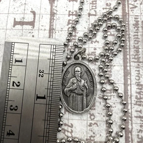 Vintage Saint St Jude Thaddeus Religious Catholic Medal Pendant Silver Necklace - Picture 3 of 12